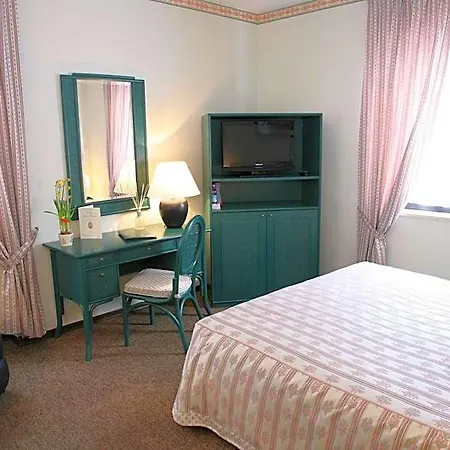 San Carlo 4*